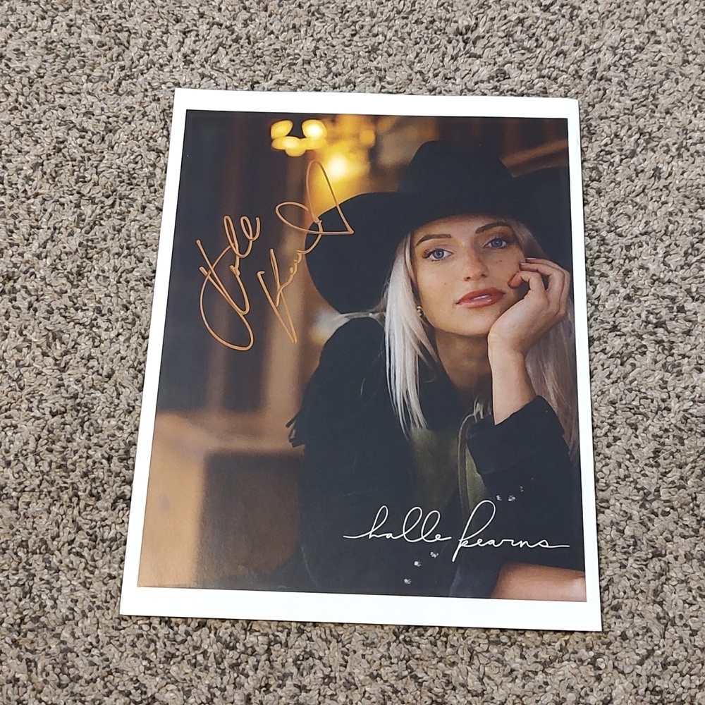 Halle Kearns Hand Signed Autograph Photo